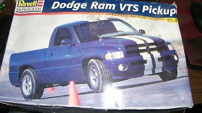 REVELL 85-7617 1/25 Dodge Ram VTS Show Truck