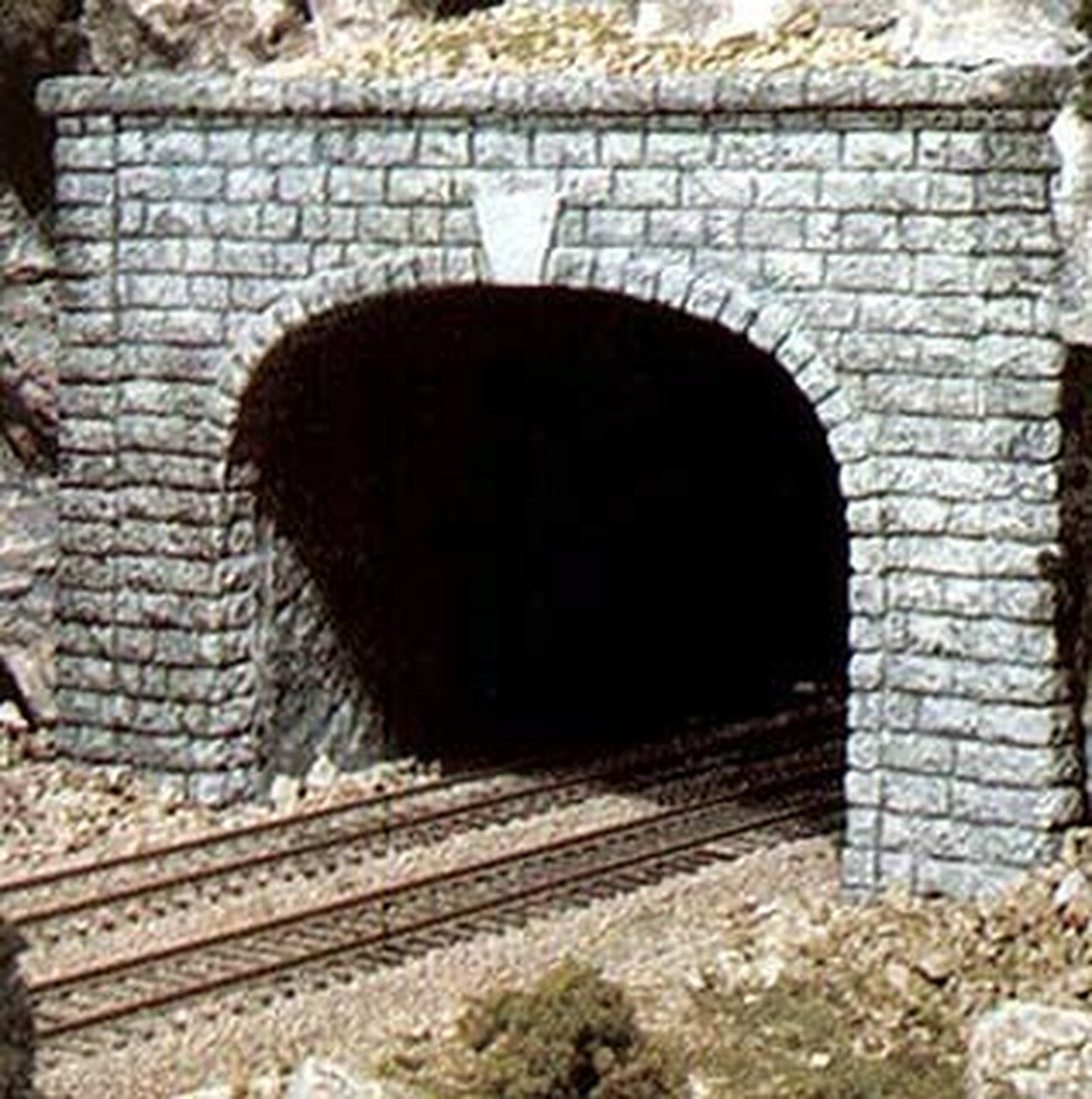 WOODLAND SCENICS C1257 Cut Stone Double Track Tunnel Portal